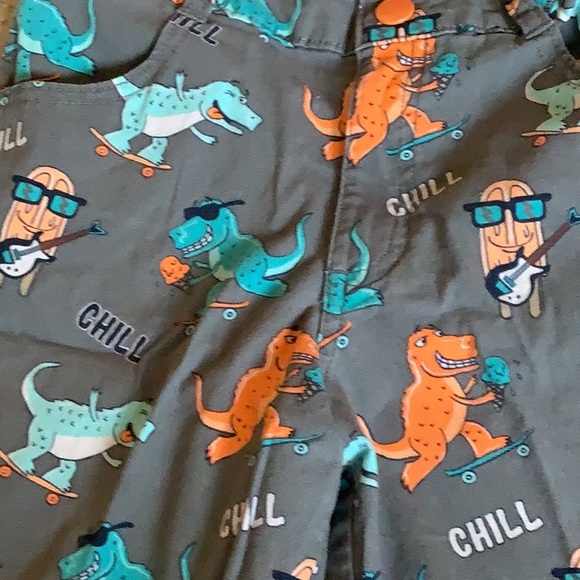 365 Kids Dinosaurs 🦖 shorts 10 Grey orange green lots pockets stretch w - Picture 2 of 9